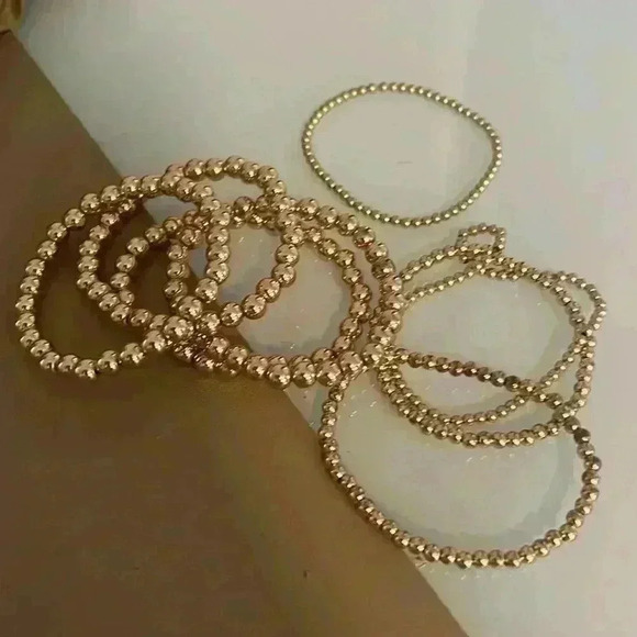 8 gold bracelet bundle - Picture 2 of 2